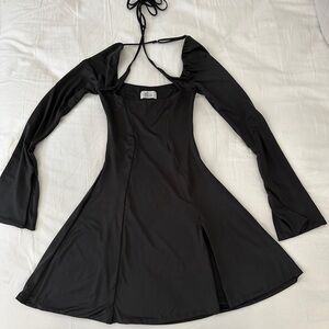 Oh Polly SALOME
Long Sleeve Cross Over Strap
Mini Dress in Black Size US 2
